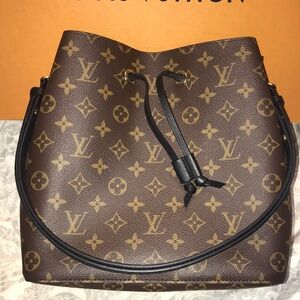 Louis Vuitton Neo Noe MM, Black